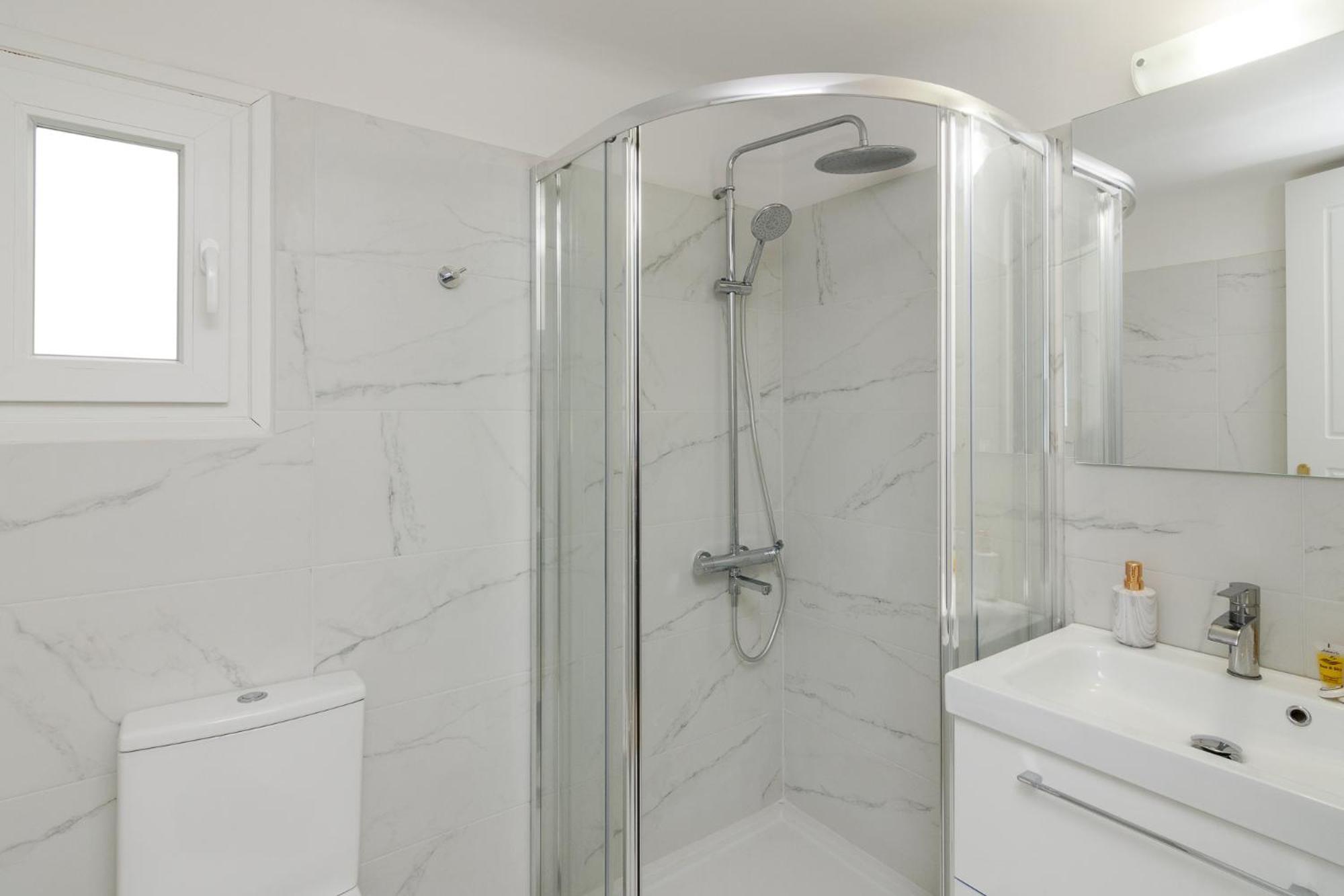 Great House W/ Private Parking Apartment Athens Ngoại thất bức ảnh