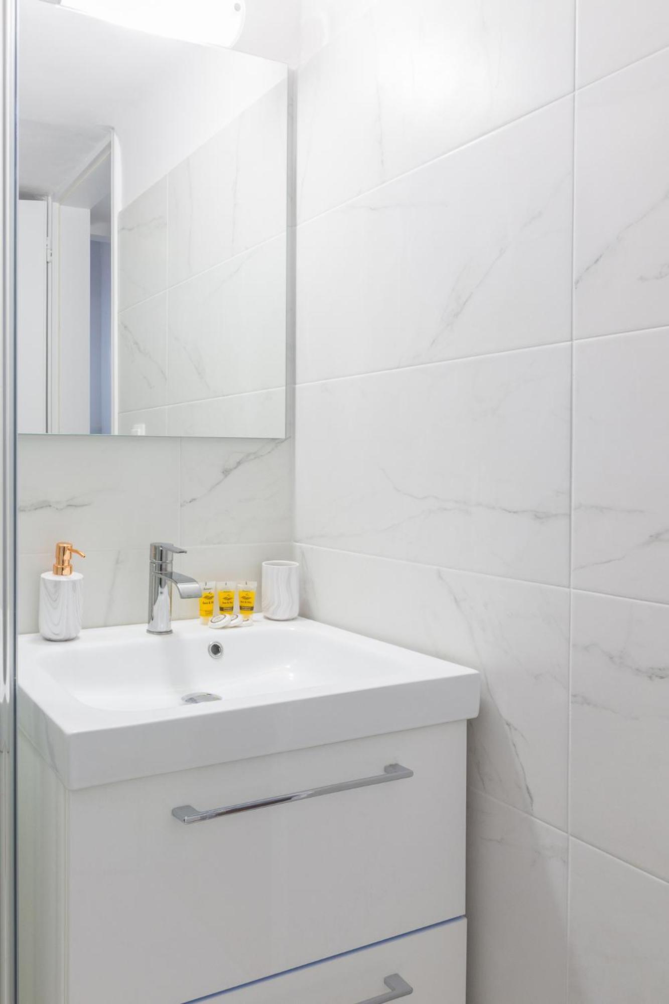 Great House W/ Private Parking Apartment Athens Ngoại thất bức ảnh