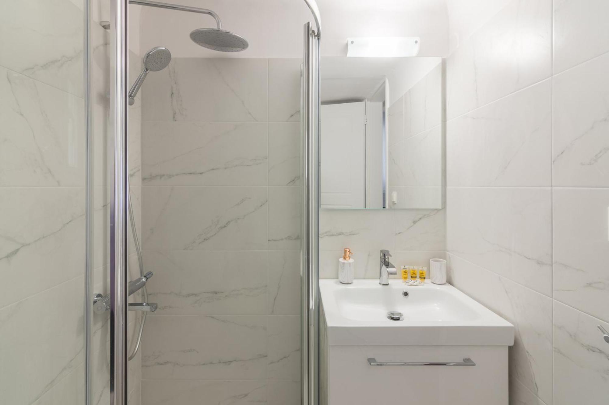 Great House W/ Private Parking Apartment Athens Ngoại thất bức ảnh